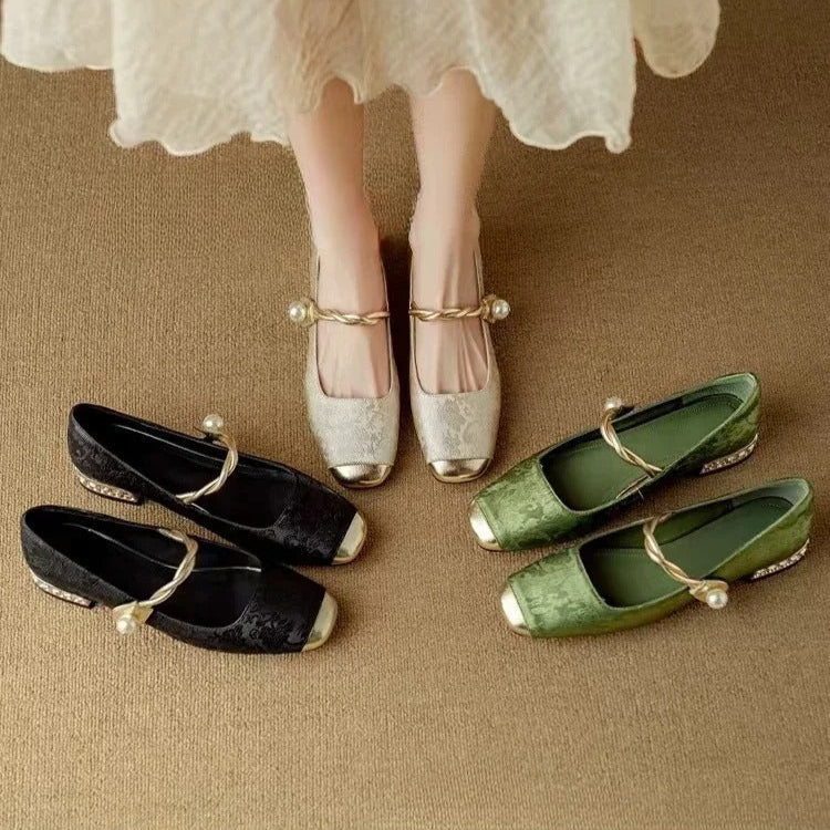 Aisha Elegant Vintage Look Flats