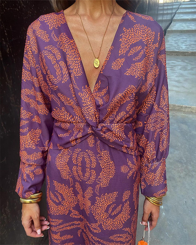 Eleanora Vintage V-Neck Long-Sleeve Dress