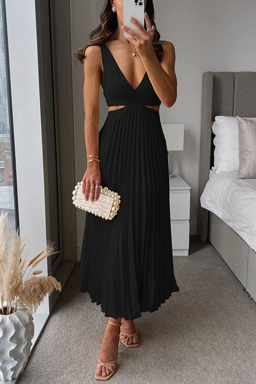 Catriona Pleated Dress With Neckline