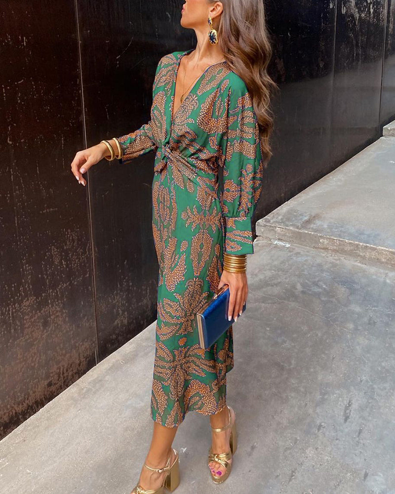 Eleanora Vintage V-Neck Long-Sleeve Dress