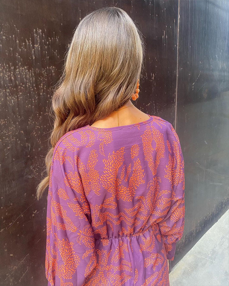 Eleanora Vintage V-Neck Long-Sleeve Dress