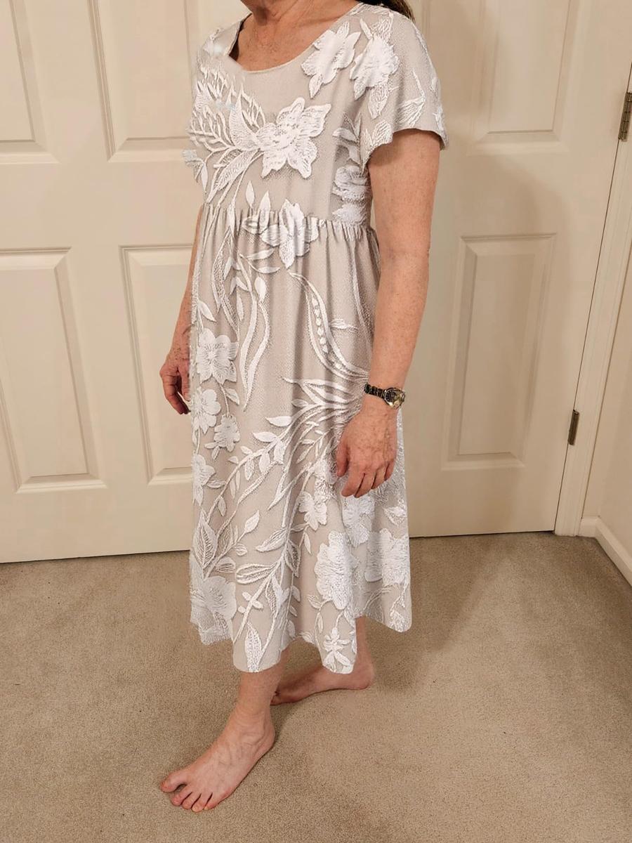 Delilah Classic Midi Dress
