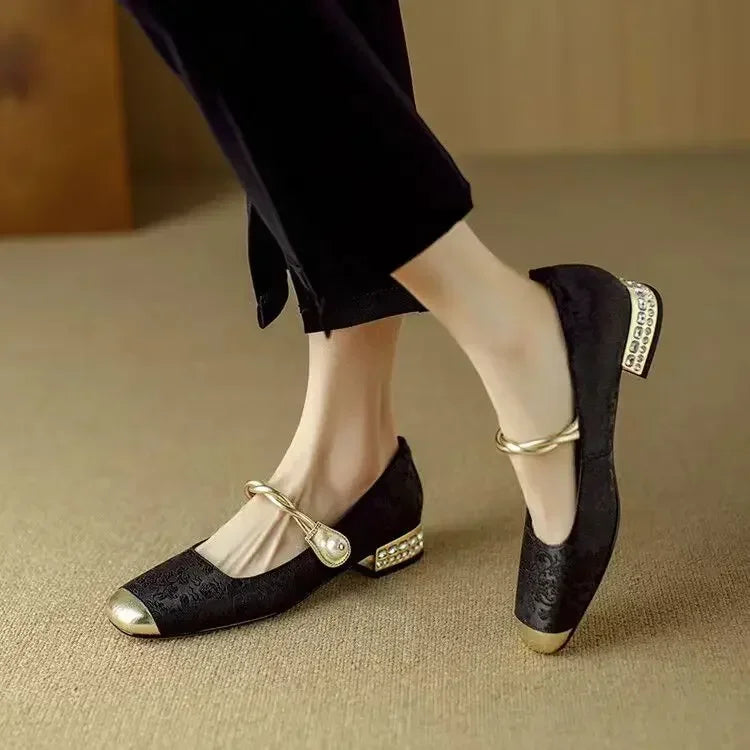 Aisha Elegant Vintage Look Flats