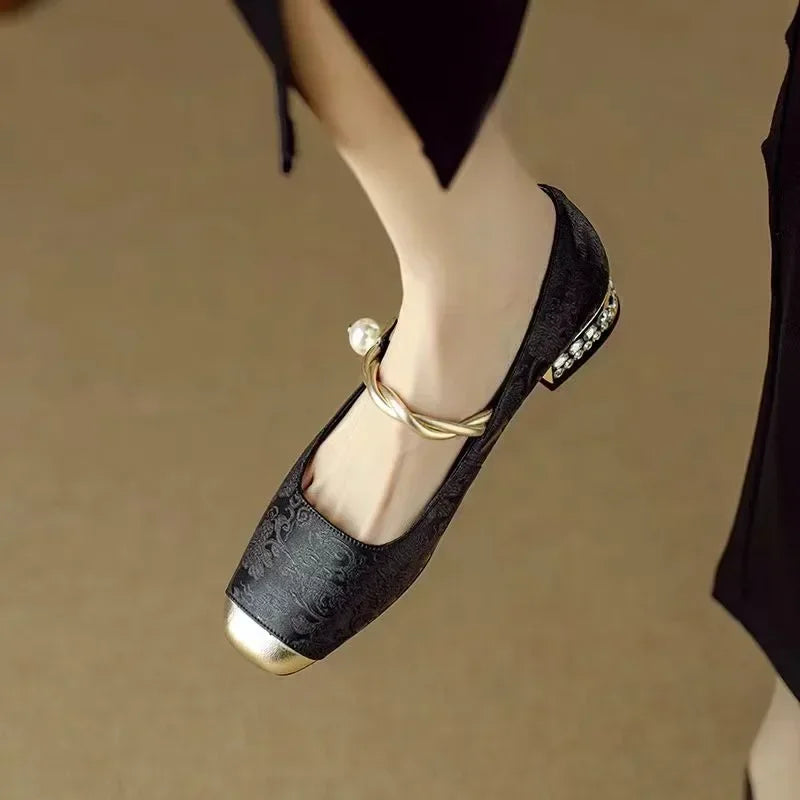 Aisha Elegant Vintage Look Flats