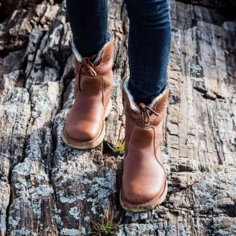 Charlie Step Inn Boots with Fleece Lining