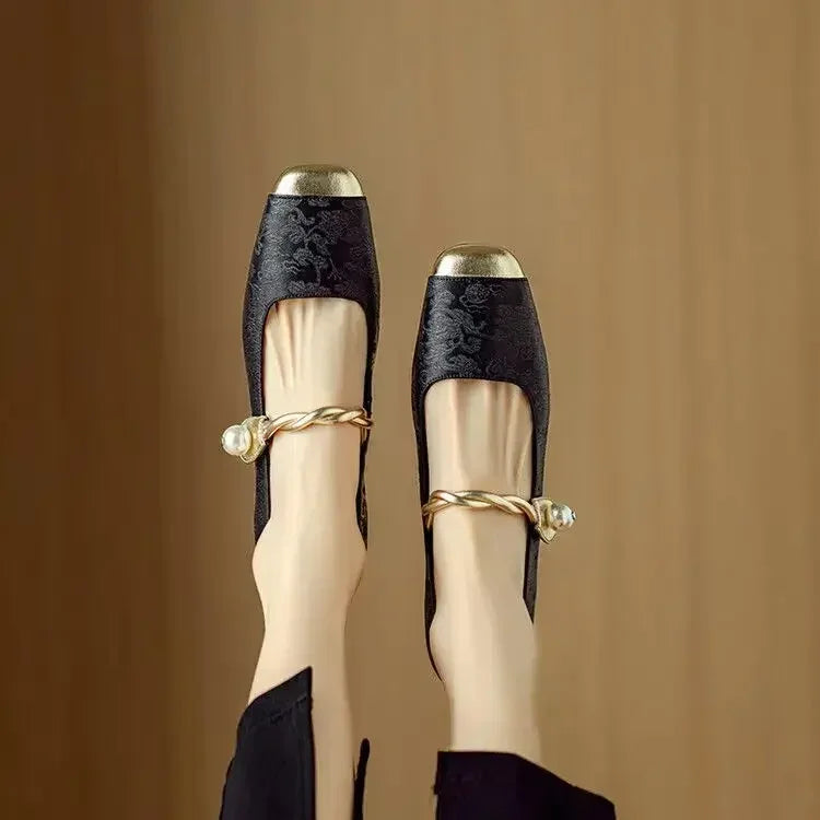 Aisha Elegant Vintage Look Flats