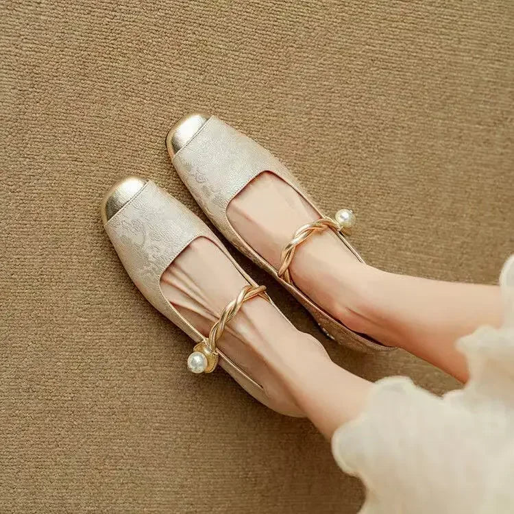 Aisha Elegant Vintage Look Flats